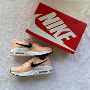 ✨NEW✨NIKE Women’s Running Sneakers | Peach/Coral